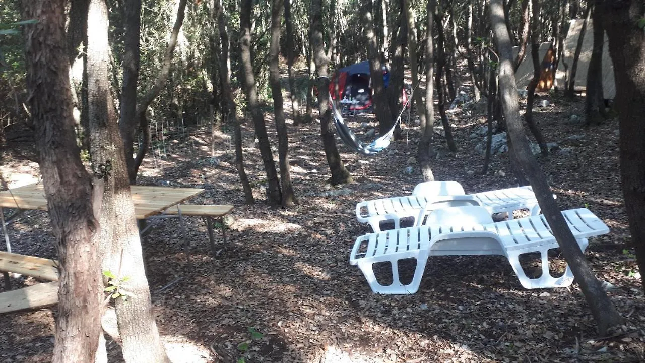 Robinzon Kamp Val Kavran Hotel Campsite