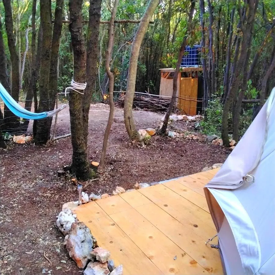 Robinzon Kamp Val Kavran Hotel